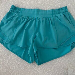 Lululemon Hotty Hot Shorts Low Rise 2.5